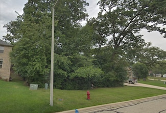 1033 Rosewood Dr, Carpentersville, IL 60110