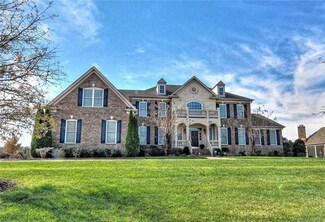 908 Wandering Way Dr, Waxhaw, NC 28173