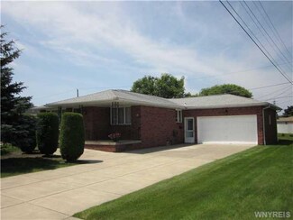 14 Village Ln, Buffalo, NY 14212