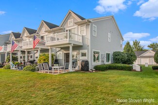 937 W Savidge St Unit 17, Spring Lake, MI 49456