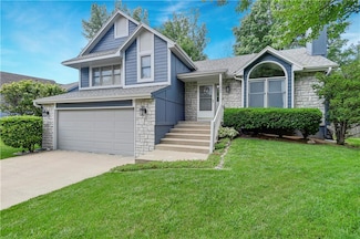 12422 S Acuff Ct, Olathe, KS 66062