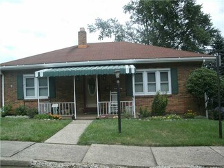 64 5th St, California, PA 15419
