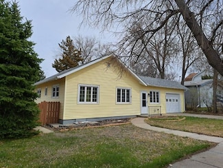222 Lake St, Chadron, NE 69337