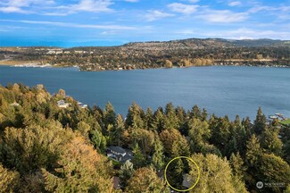 9550 SE 43rd St, Mercer Island, WA 98040