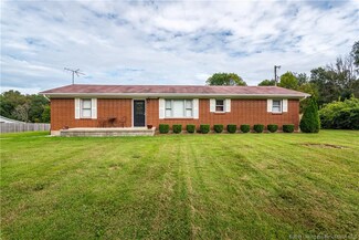 8060 S Voyles Rd, Pekin, IN 47165