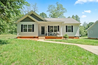 1013 Old Charlotte Rd, Statesville, NC 28677