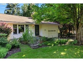 2555 Dillow Dr, West Linn, OR 97068