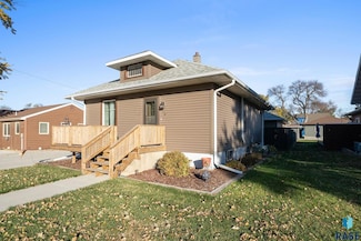 510 W Main St, Canistota, SD 57012