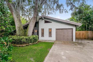 2760 Hillsdale Ave, Largo, FL 33774