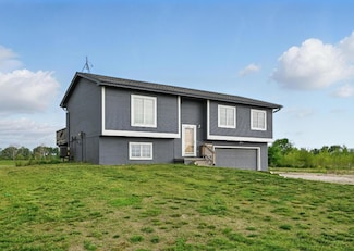60050 Karns Rd, Pacific Junction, IA 51561