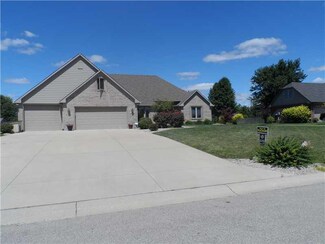 936 W Michaels Ct, Fountaintown, IN 46130
