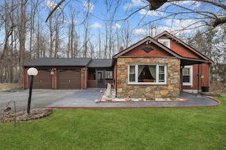 11 Hustis Rd, Cold Spring, NY 10516