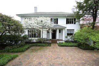 51 Pickwick Rd, West Newton, MA 02465