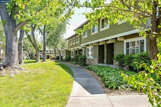 1452 Greenlawn Dr, Danville, CA 94526