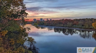 5 Carpender Rd, New Brunswick, NJ 08901