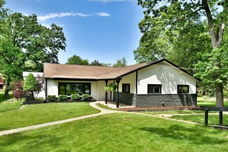 2324 S Bonnie Brook Ln, Waukegan, IL 60087