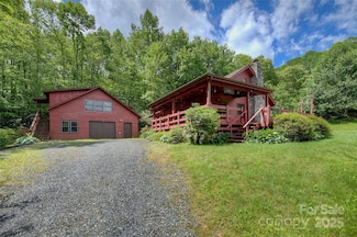 53 Chestnut Ridge Rd, Spruce Pine, NC 28777