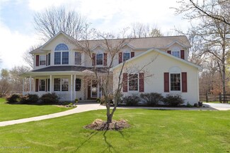 2 Ferretti Dr, Wyoming, PA 18644