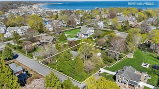 74 Robinson St, Narragansett, RI 02882