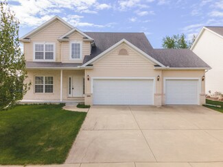 2905 Casey Ln, Bloomington, IL 61704