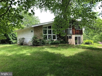 26 Camelot Dr, Plymouth Meeting, PA 19462