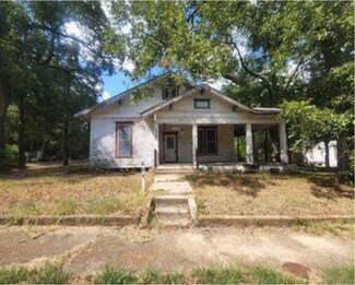 726 W Sherman St, Paris, TX 75460