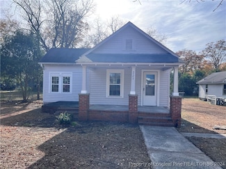 223 E Vance St, Laurinburg, NC 28352