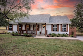 300 Coventry Rd, Spicewood, TX 78669