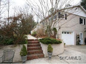 1909 Turnpike Rd, Horse Shoe, NC 28742
