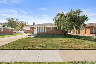 24820 Cottage Ln, Warren, MI 48089