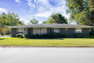 5619 Applewood Dr, North Little Rock, AR 72118
