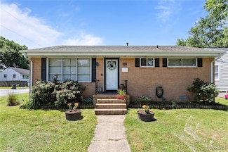 607 Pinehurst Ave, Colonial Heights, VA 23834