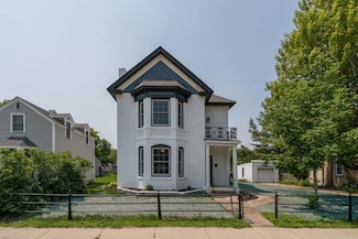 121 N Hickory St, Chaska, MN 55318