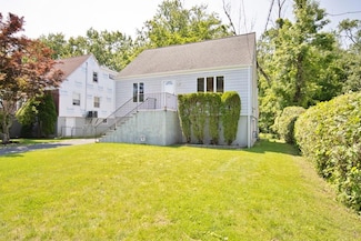 12 Babbitt Ct, Elmsford, NY 10523