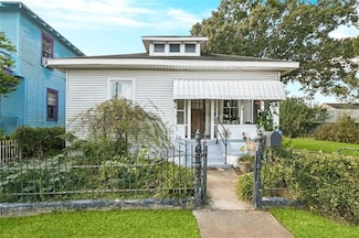 720 Derbigny St, Gretna, LA 70053