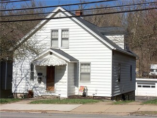 859 E Maiden St, Washington, PA 15301