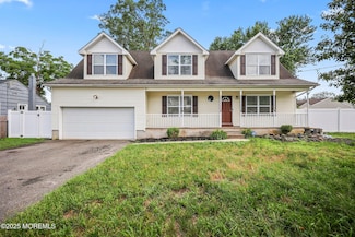18 4th Ave, Toms River, NJ 08757