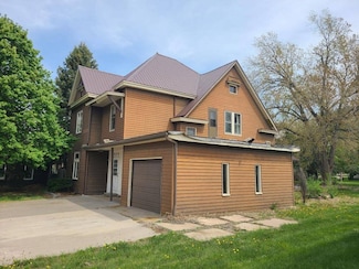 909 S Delaware Ave, Platte, SD 57369