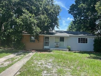 7561 Orpine Dr N, Saint Petersburg, FL 33702