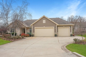 26545 Nordic Ridge Dr, Waterford, WI 53185