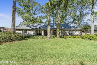 531 Los Palmas Dr, Fleming Island, FL 32003