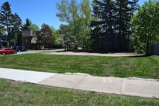 1700 Strongs Ave, Stevens Point, WI 54481