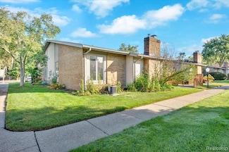 111 Willow Way, Waterford, MI 48328