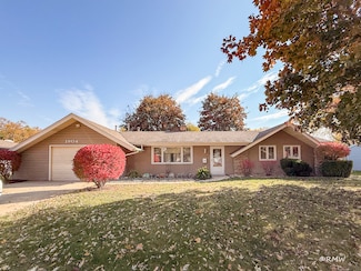 1904 Winston Ln, Schaumburg, IL 60193