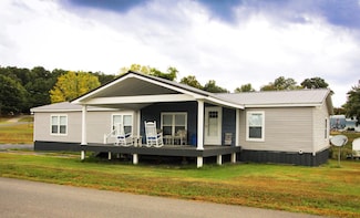 1680 Canal Ln, Dandridge, TN 37725