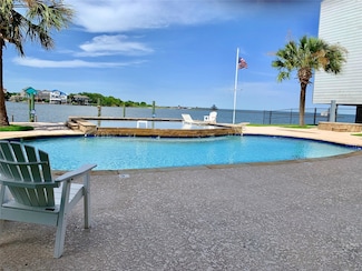 560 Pleasure Island Blvd Unit 209, Port Arthur, TX 77640