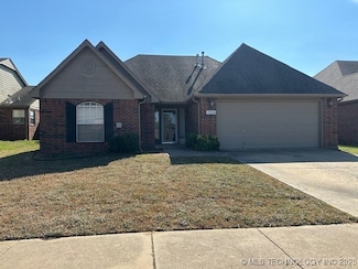 2206 W 120th Ct S, Jenks, OK 74037