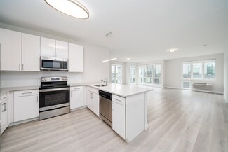 16 Bennett St Unit 211, Jersey City, NJ 07304