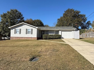 918 Capstone Dr, Dothan, AL 36301