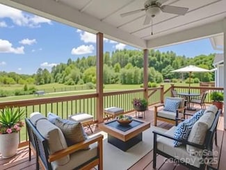 200 Leyland Cir, Hendersonville, NC 28792